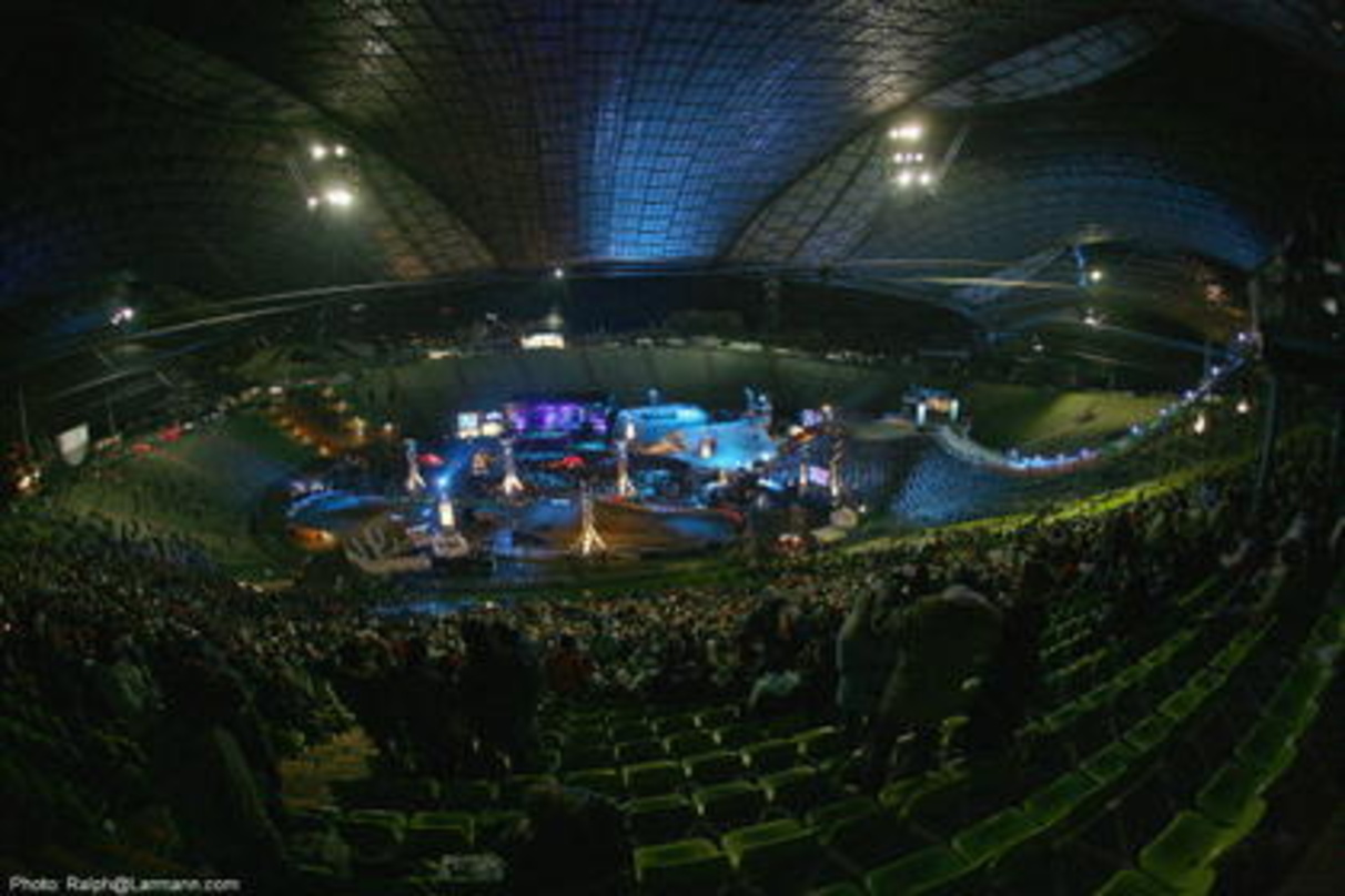 Motocross, Snowboards & Show: die Nokia Air & Style