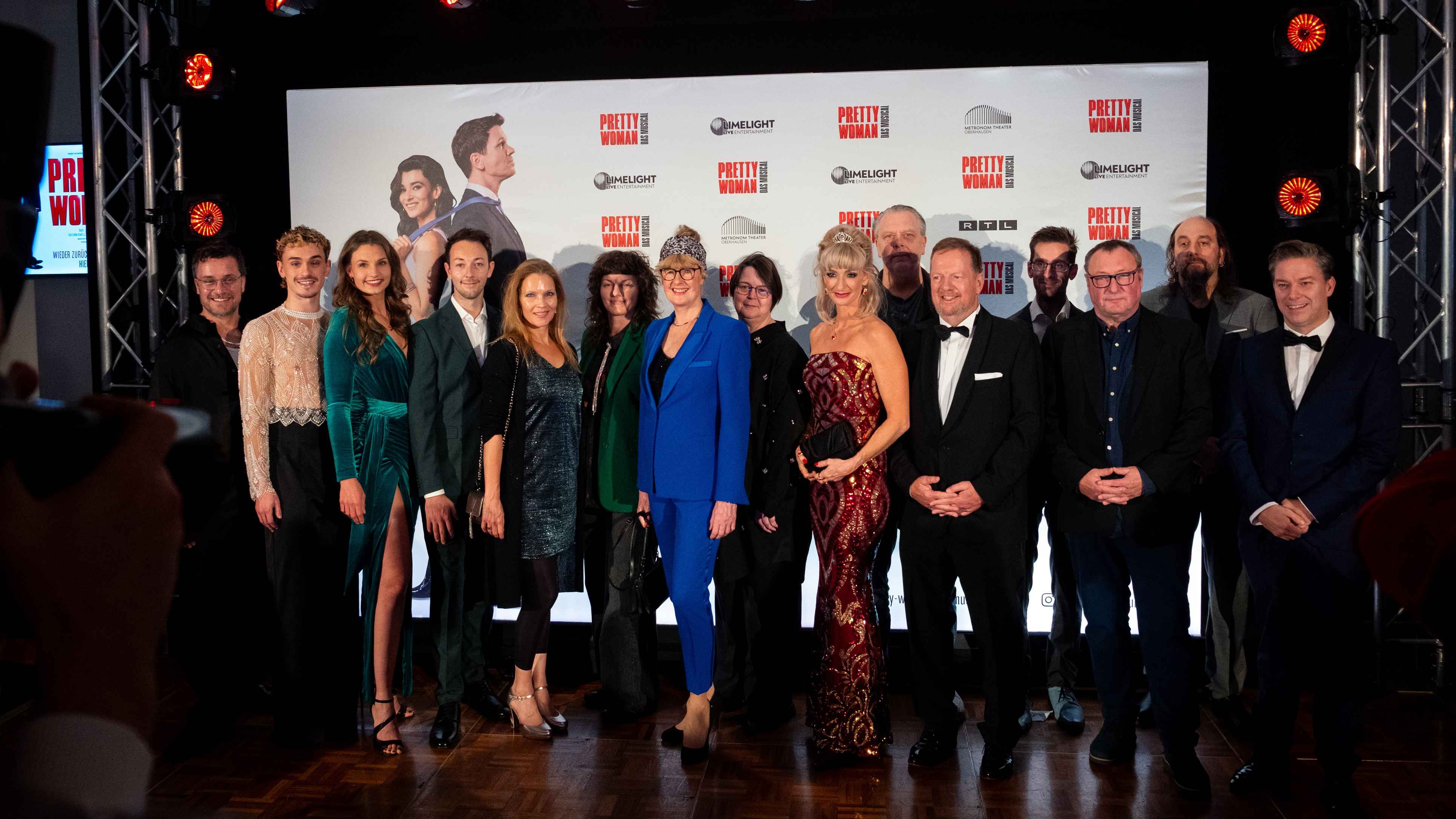 Bei der Premiere in Oberhausen: das Team von "Pretty Woman - Das Musical" mit (von links) Gordan Gesatzki (Casting & Associate Director), Ryan Berkman (Associate Choreographer), Clara Jans...