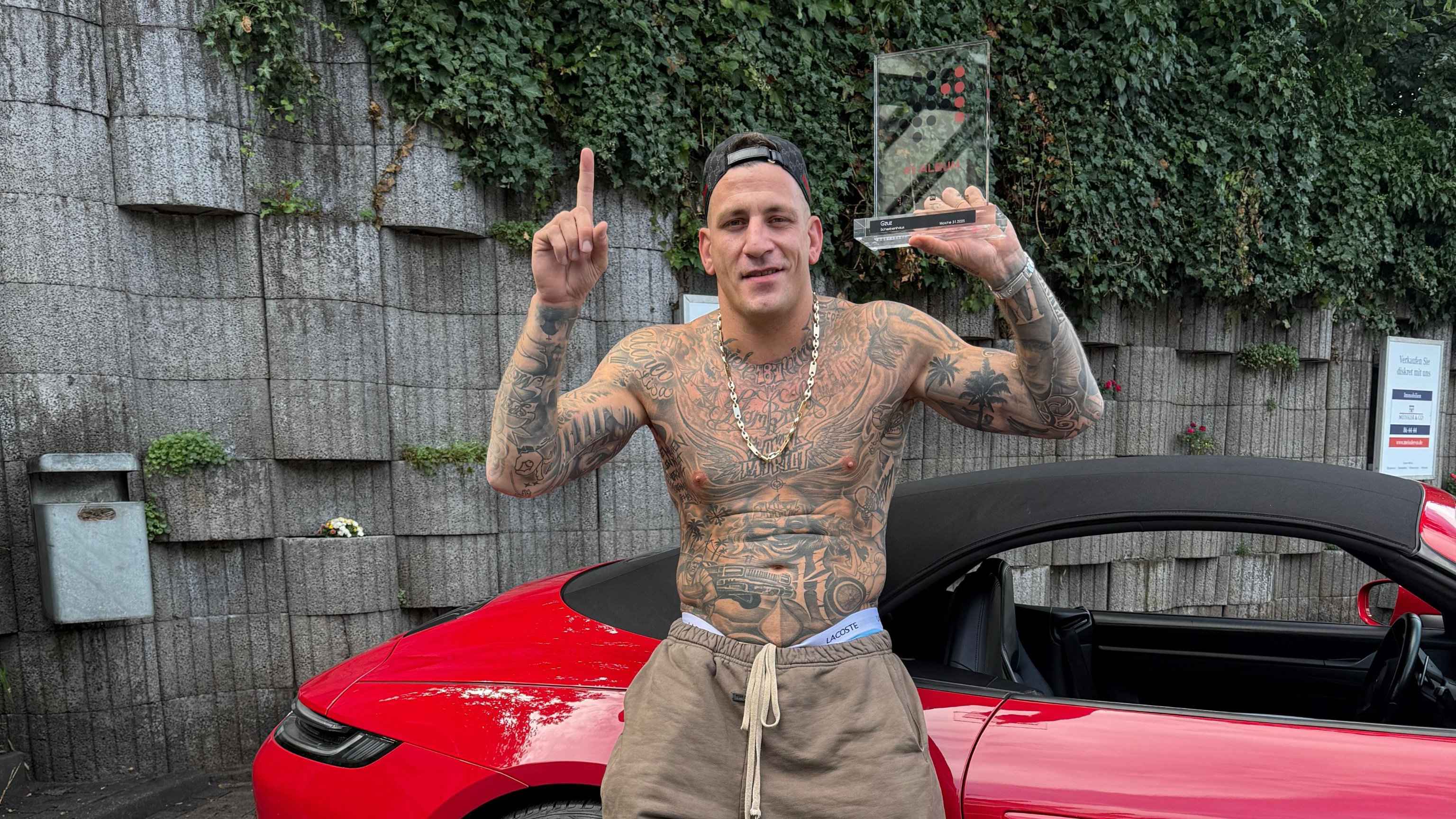 Sein Album "Scherbenhaus" stellt die neue Nummer eins: Gzuz.
