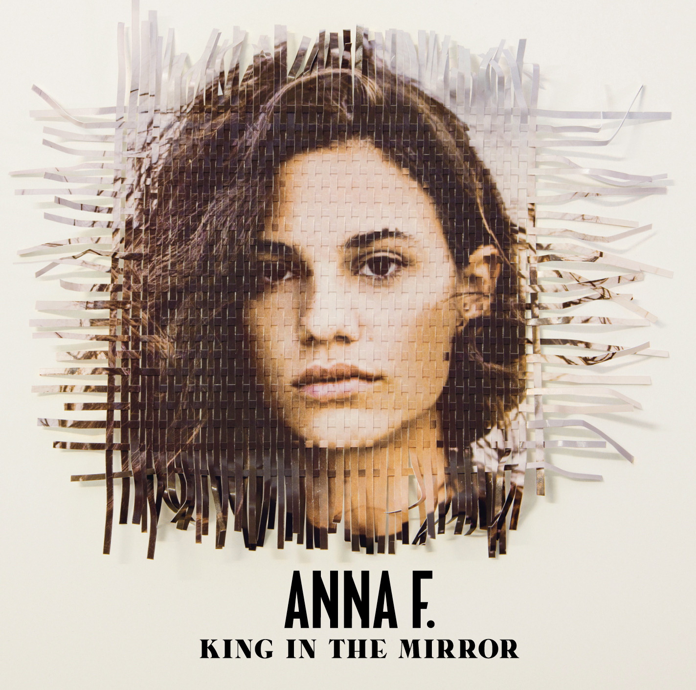Anna F. – King In The Mirror