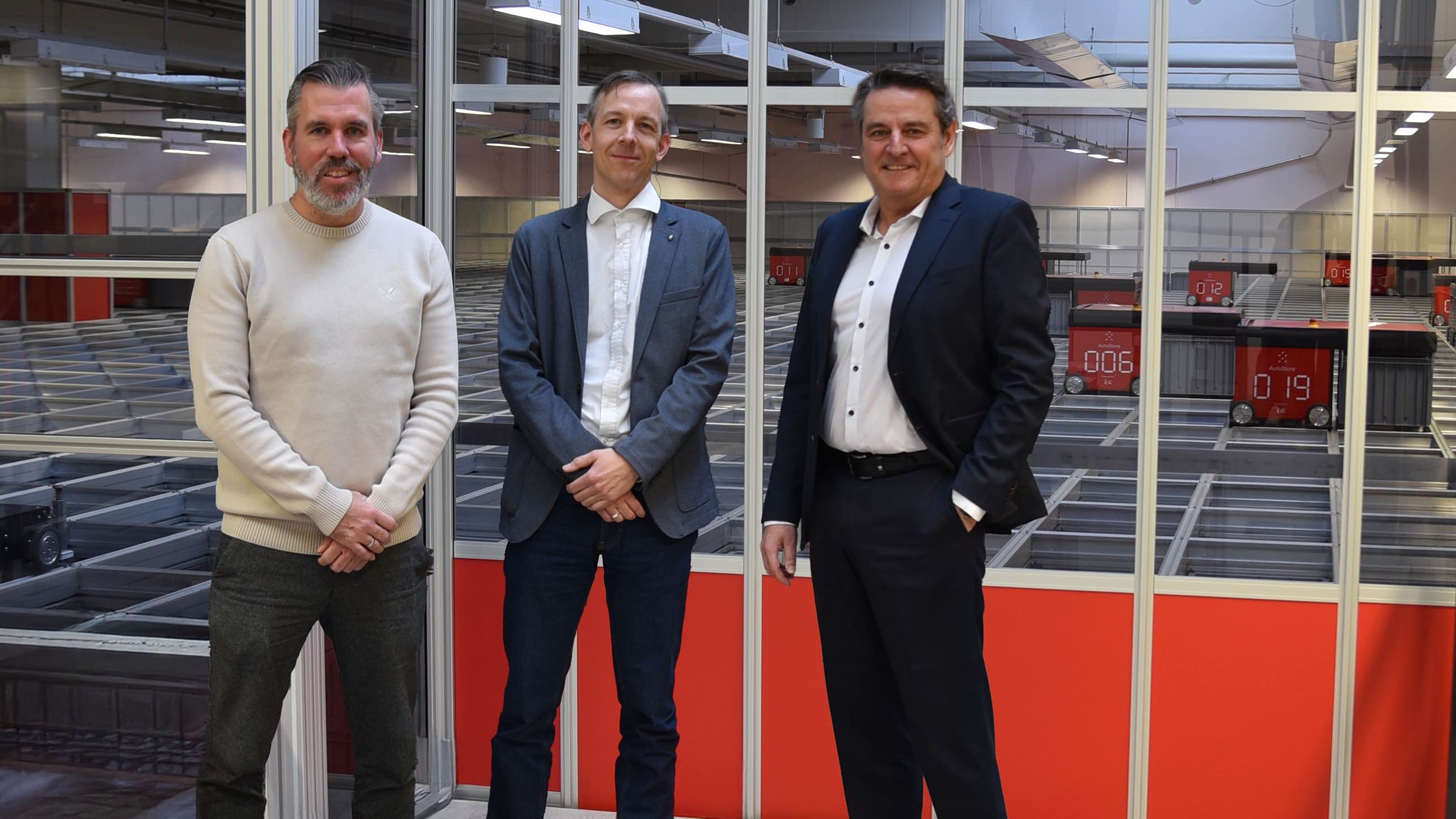 Arbeiten künftig im Logistikbereich zusammen (von links): Tim Mörtl (COO & General Counsel alpha trading solutions), Iwen Schmees (CEO Naxos Deutschland Musik & Video Vertriebsgesellschaft...