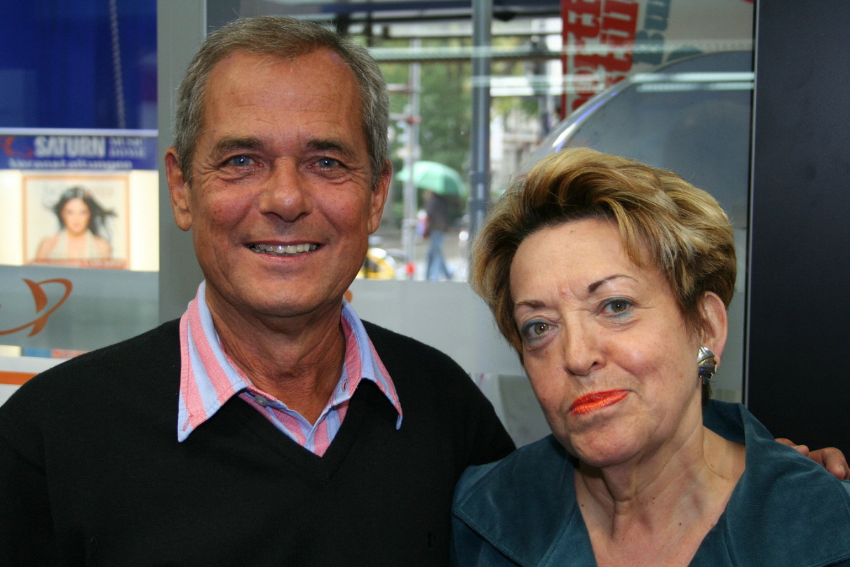Erfolgreiche Geschäftsgründungen: 1975 startete Rolf Bähnk mit dem TIS, während Helga Meyer in Köln den ersten Saturn anschob