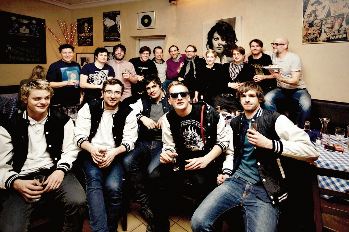 2010 mit dem New Music Award ausgezeichnet, 2011 mit Majordeal ausgestattet: Kraftklub und ihr Universal-Team