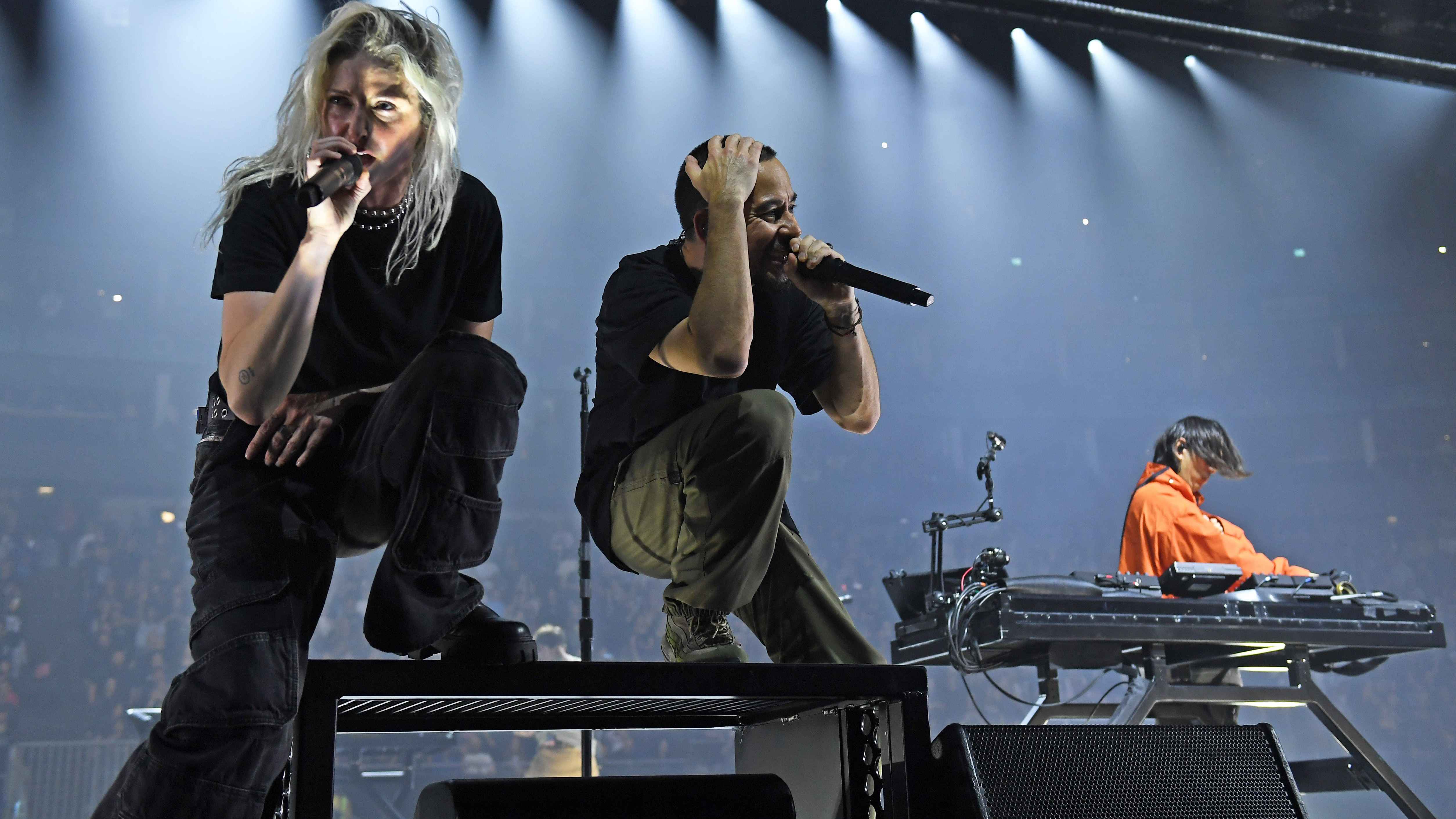 Die neuen Linkin Park: Emily Armstrong (links) und Mike Shinoda mit DJ Joe Hahn.
