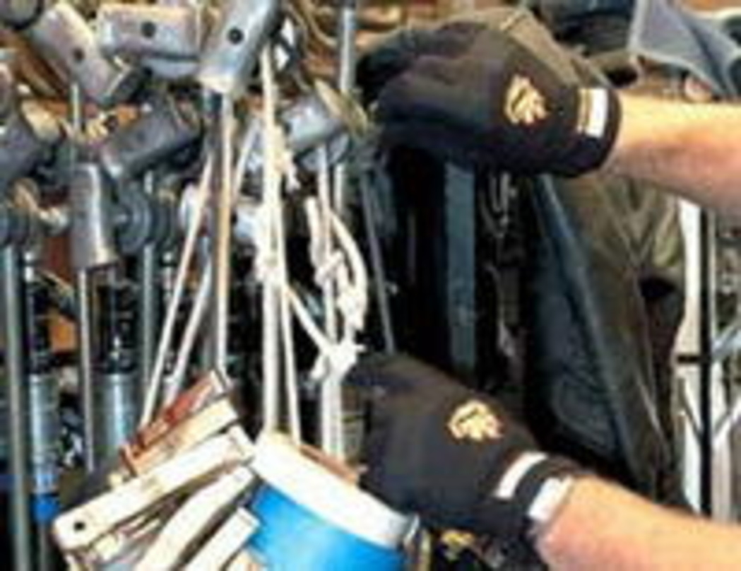 Alles im Griff: mit dem "Leather Fingerless"-Handschuh von SetWear