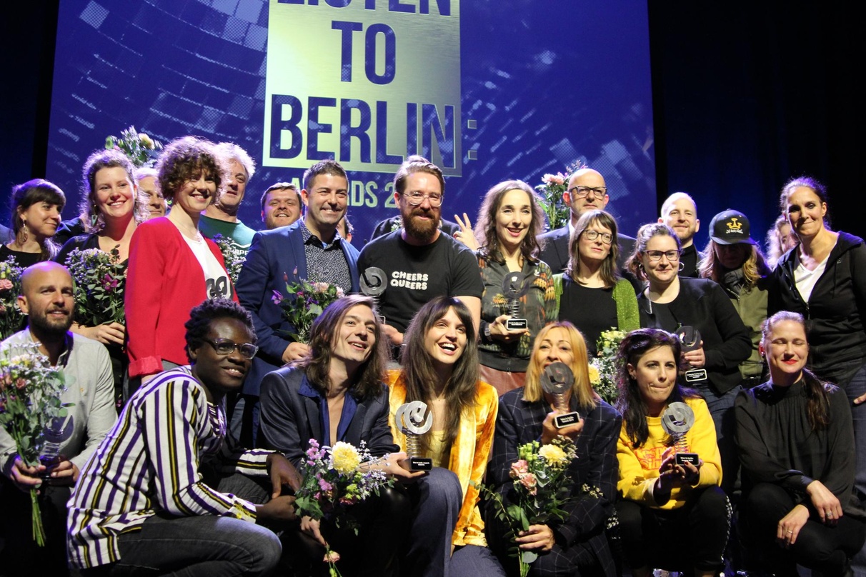 cafab4b30608289f050b21f5a8592a789c434e69be91ace272333e05070d820c Bei der Award-Verleihung im Kesselhaus: die Organisatoren, Laudatoren und Gewinner der Listen To Berlin: Awards