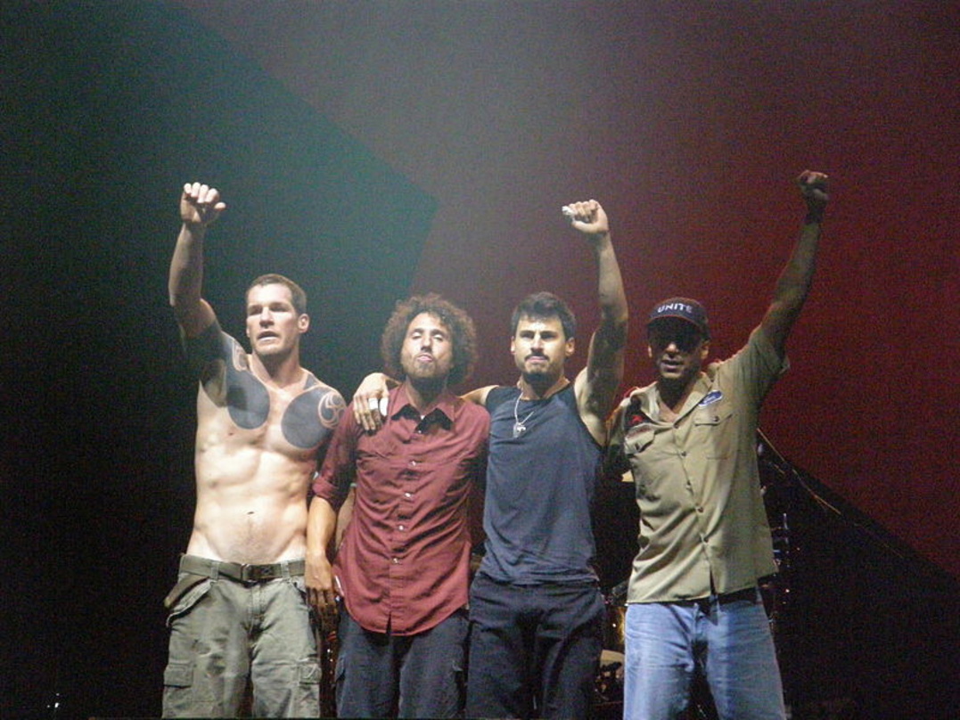 cc3089adfe056426066c6201e9b3929edfbee71ceb4a716269232cc1e6681cab Auch sie sind als Headliner dabei: Rage Against The Machine