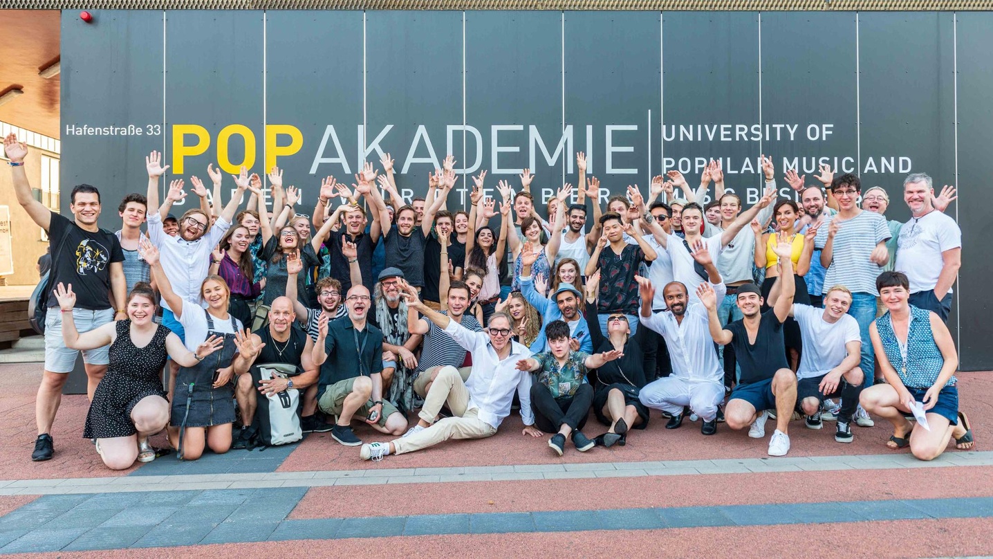 Verbrachten zusammen fünf kreative Tage: die Teilnehmer:innen und Dozierenden des International Summer Camps 2018