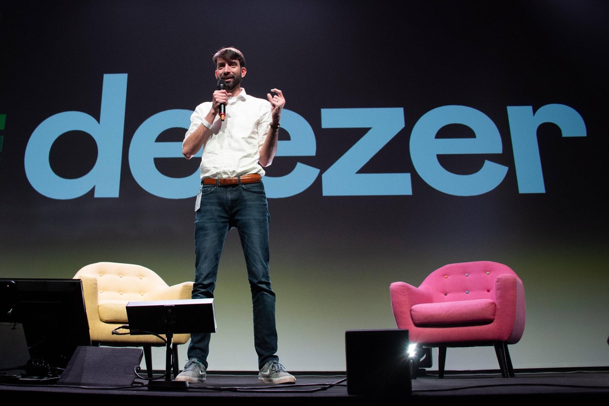 Blieb zum Start in den zweiten Handelstag der Deezer-Aktien an der Euronext in Paris von erneuten Kursverlusten verschont: CEO Jeronimo Folgueira, hier bei einer Präsentation im März 2022