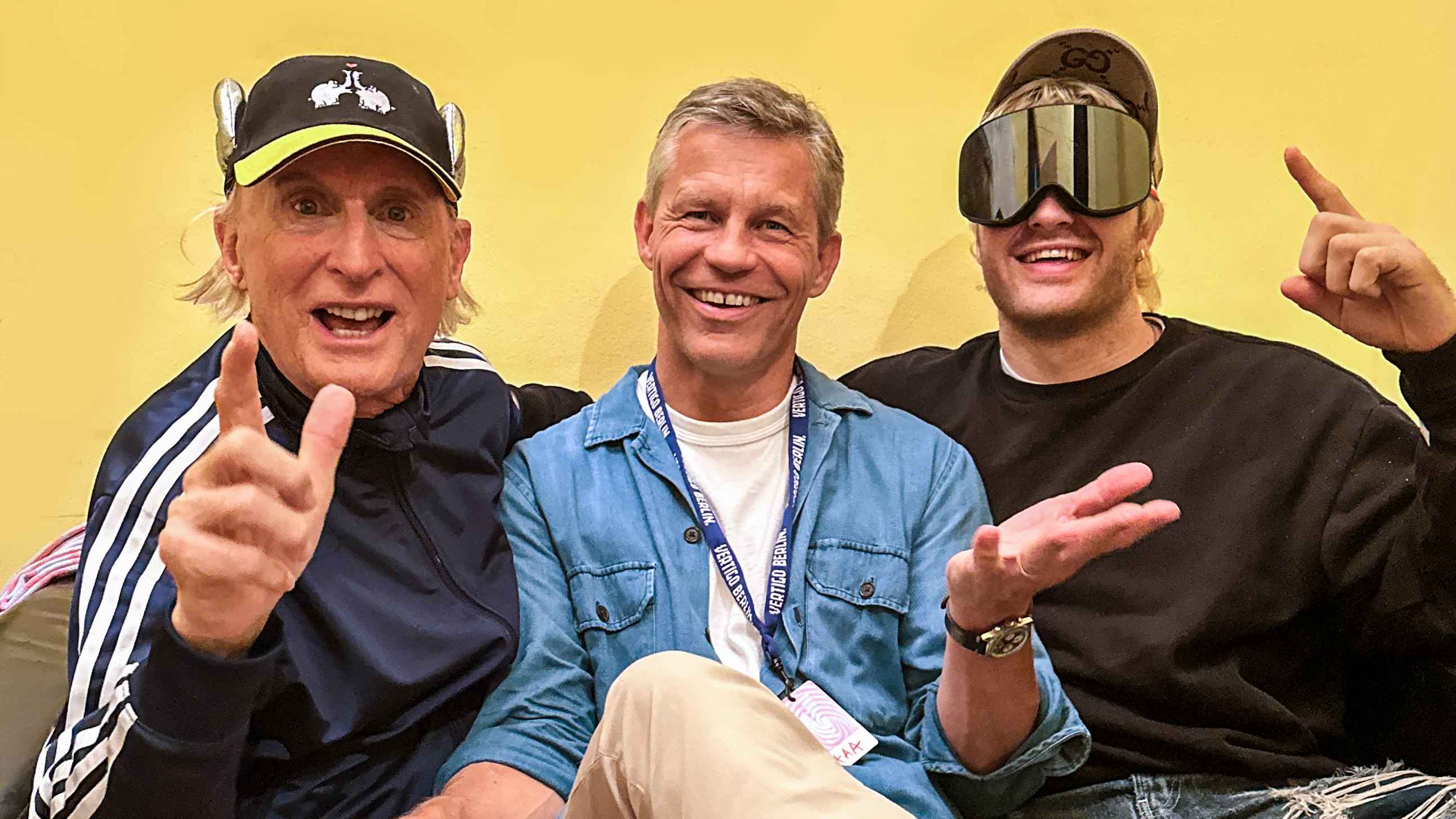 Auf der Reeperbahn: Otto Walkes, Frank Briegmann (Chairman & CEO Universal Music Central Europe/Universal Music Deutschland und Deutsche Grammophon) und Ski Aggu.