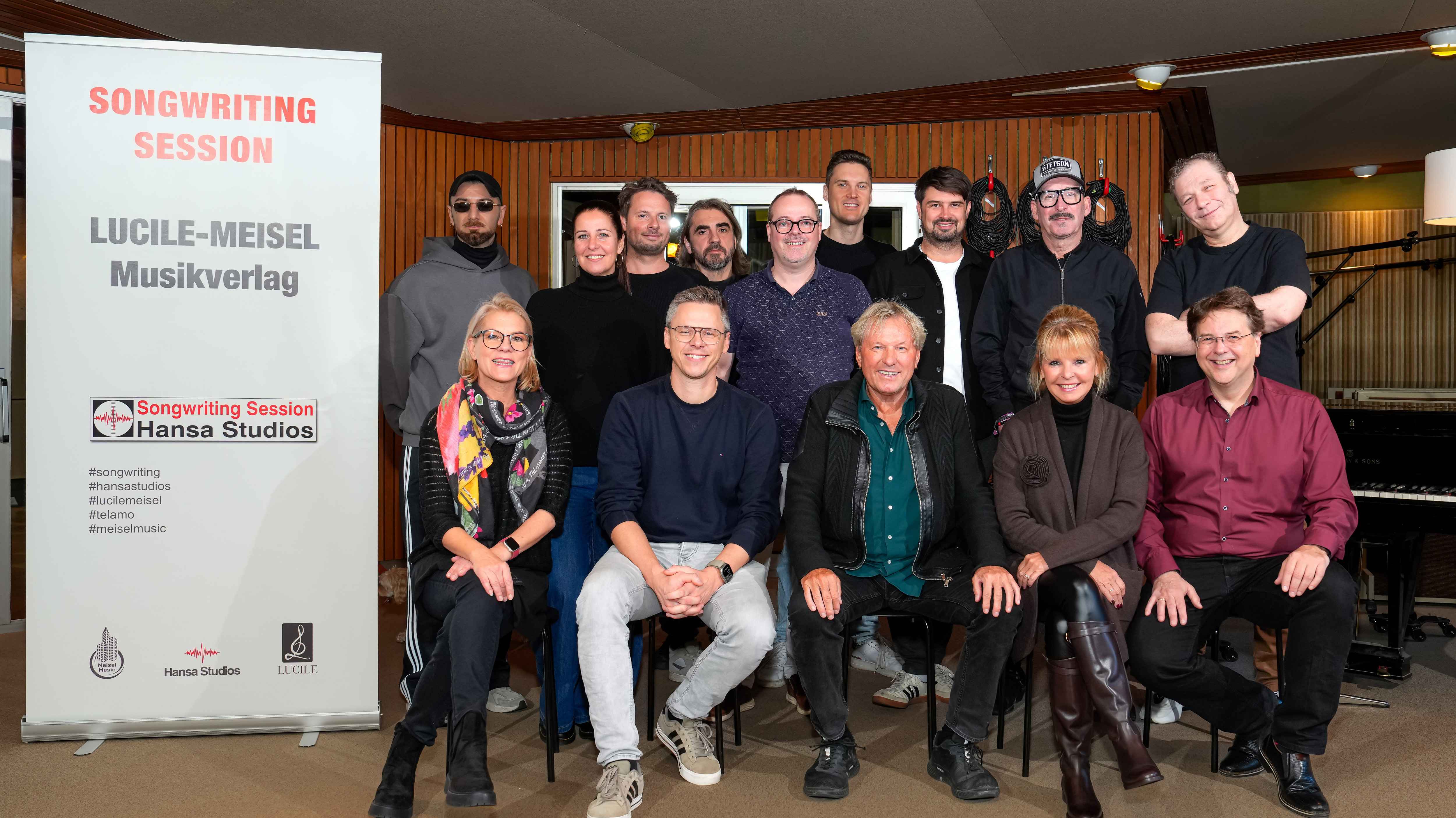 Kamen zum Bernhard Brink Spezial zusammen (von links): Filippo Grasso, Anja Krabbe, Ina Wiens (Senior Copyright/Creative Manager Lucile-Meisel), Jascha Welzel, Christopher Gronau (Senior A...