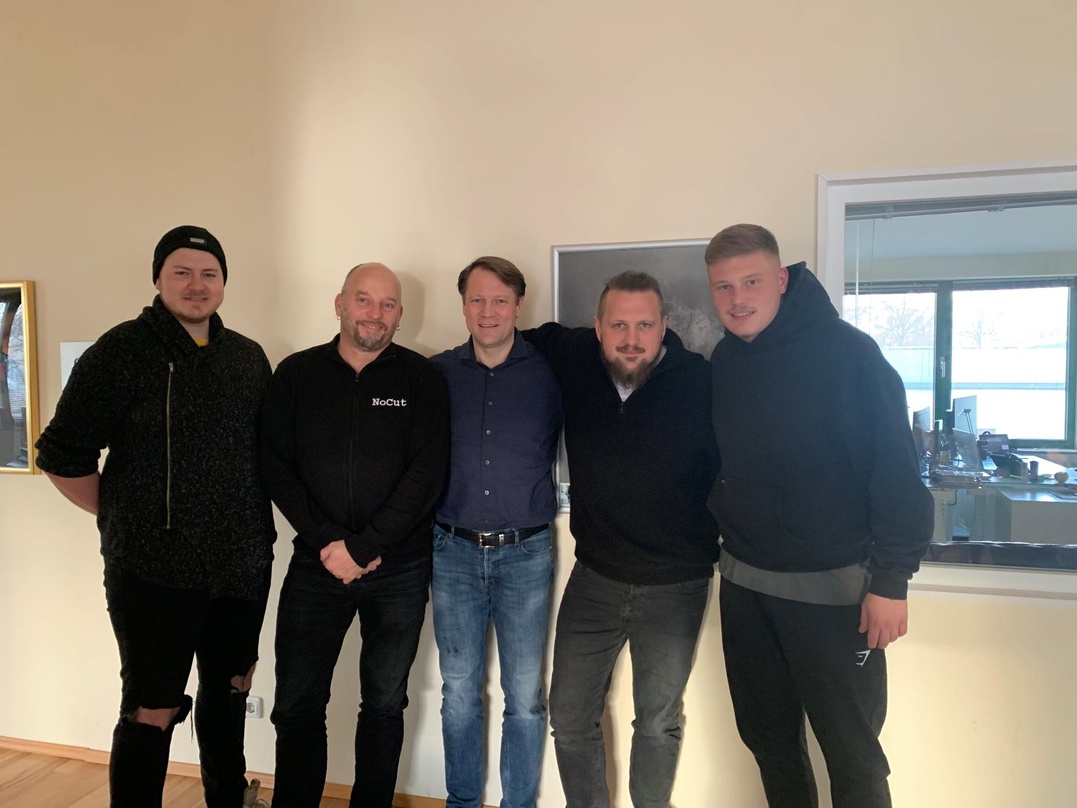 Arbeiten nun miteinander (von links): Dan Glaunsinger (A&R Manager Roba), Kalle Engler (Owner und CEO NoCut), Christian Baierle (Managing Director Roba), Torben Bortz (General Manager NoCu...