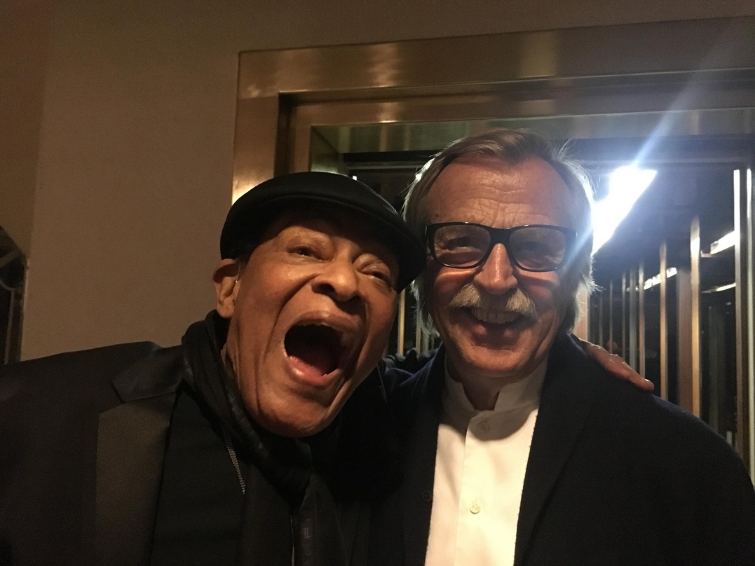 Trafen sich 2016 bei der Verleihung des Deutschen Musikpreis für das Lebenswerk an den Künstler in Frankfurt (von links): Al Jarreau und Siggi Loch