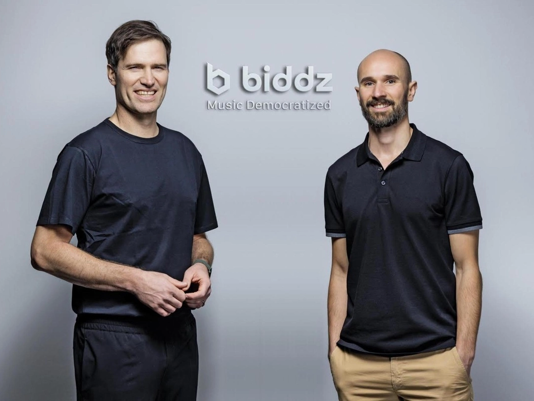 Machen gemeinsam Sache mit Kiddinx: das von Michael Höweler (links) und Alexander Franck gegründete Unternehmen biddz.