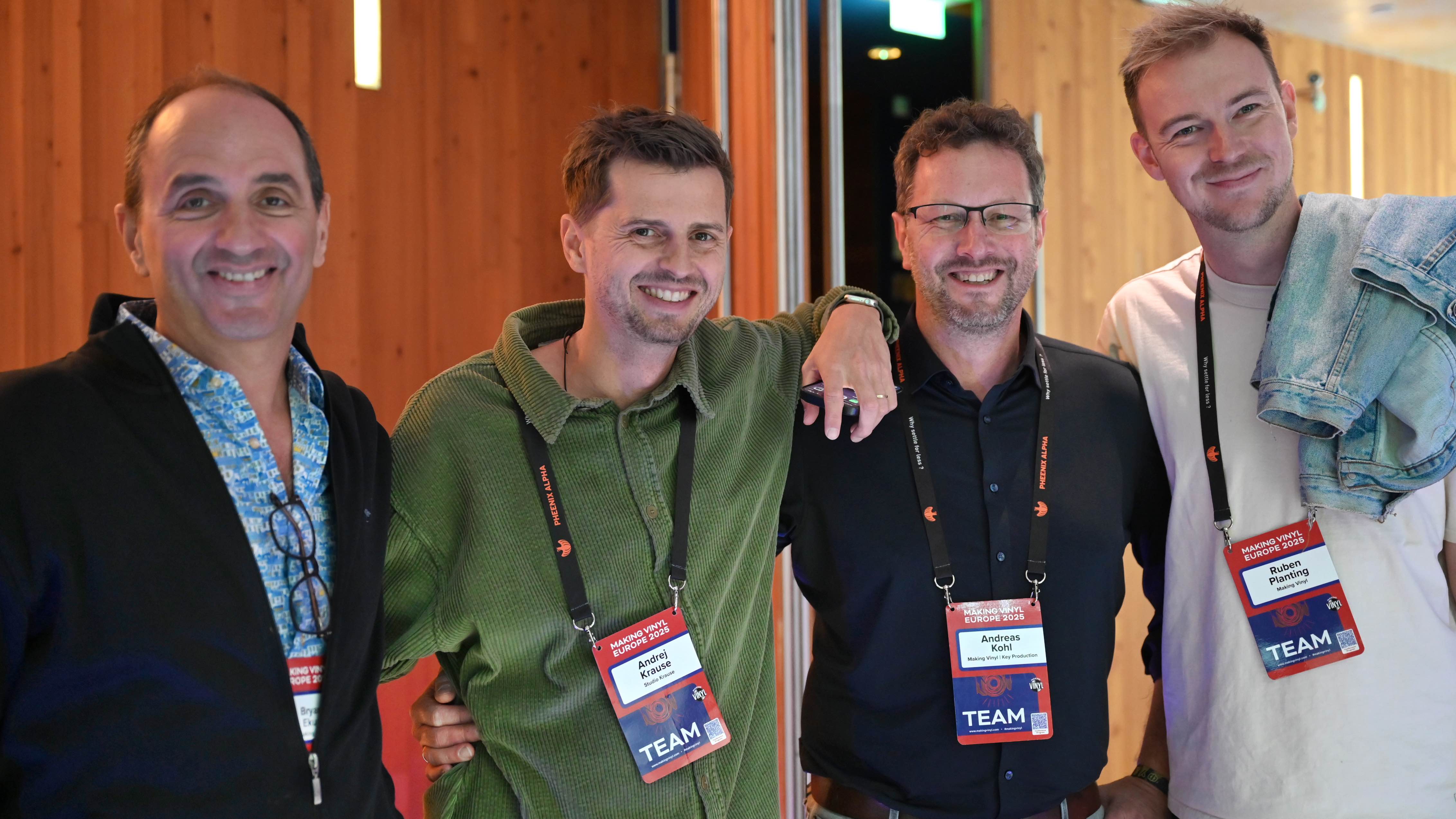 ceafa52c 8f3f 4a1d aa9c 0e3aa972ccfb Das Team hinter der europäischen Ausgabe von Making Vinyl (von links): Mitbegründer Bryan Ekus, Andrej Krause (Studio Krause), Konferenzdirektor Andreas Kohl und Ruben Planting (Program As...