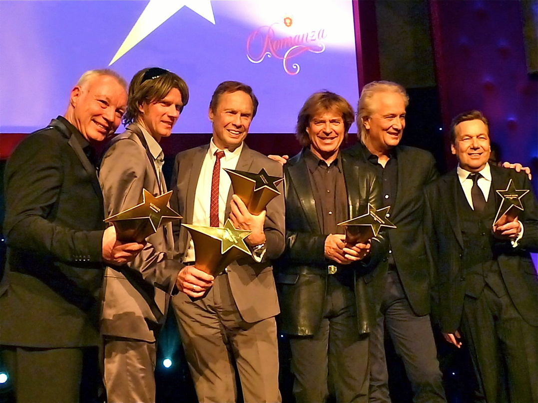 Siegerehrung (von links): Peter Werner (Höhner), Mickie Krause, Peter Kraus, Hansi Hinterseer, Hannes Schöner (Höhner), Roland Kaiser