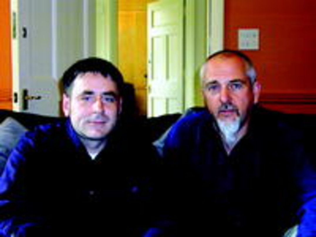 Keine Angst vor der Marktsituation: Peter Gabriel (l.) mit musikwoche.de-Mitarbeiter Michael Loesl