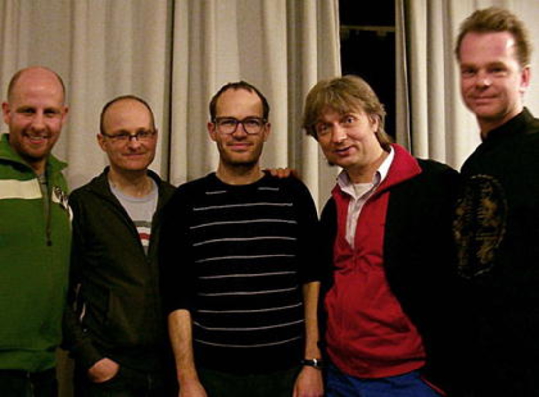 Ziehen an einem Strang (v.l.n.r.): Christoph John (john management), Christian Wübben (Schlagzeug), Markus Berges (Gesang, Gitarre), Ekki Maas (Produktion, Bass etc.) und Wolfgang Proppe (...