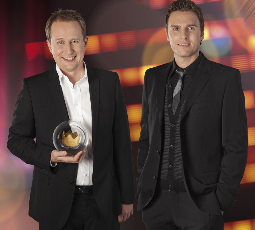 Moderieren die Verleihung der 1Live-Krone: Olli Briesch und Michael Imhof (Foto: WDR/Becker/Schmitz)
