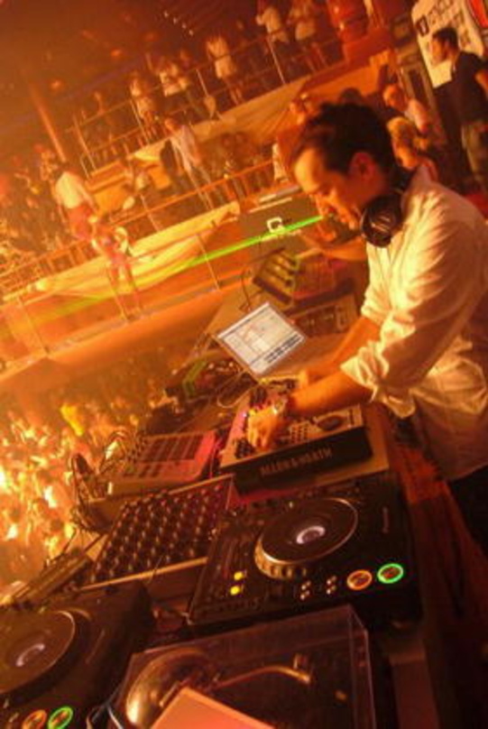 Arbeitet mit dem XONE:3D von Allen&Heath: Paul van Dyk