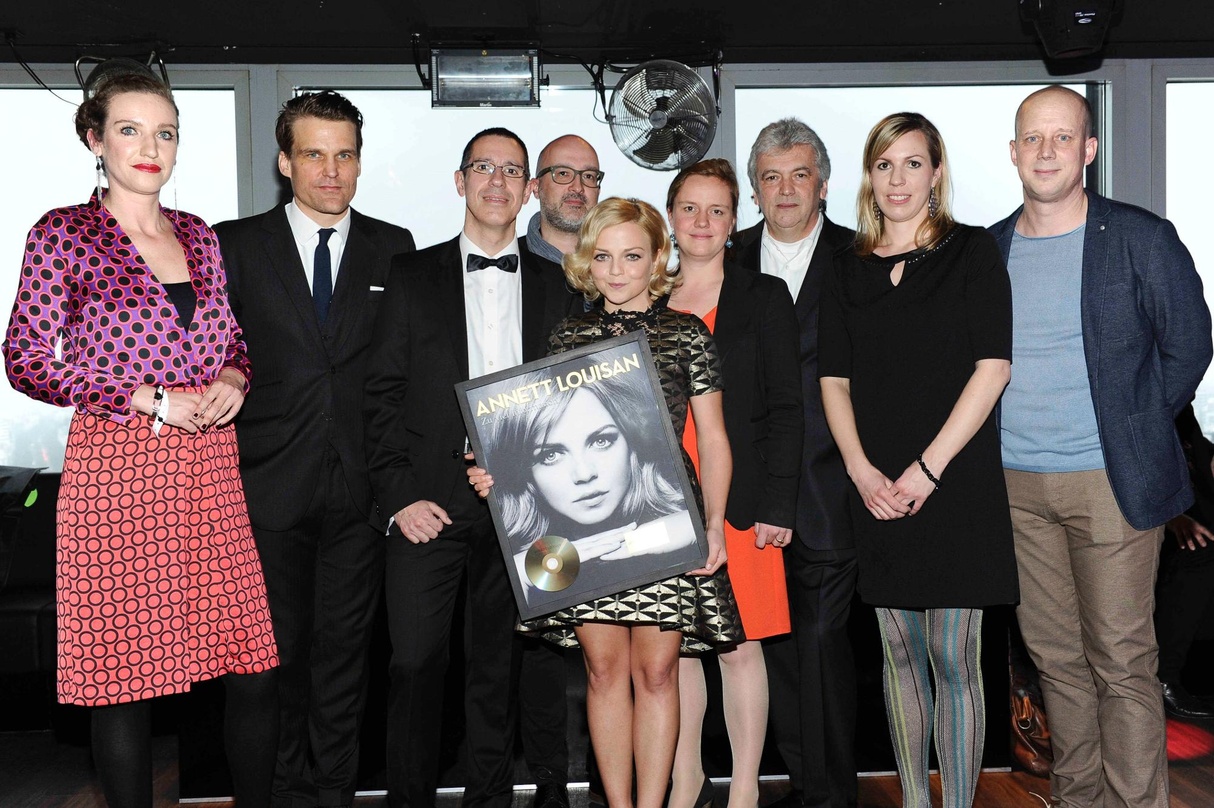 Trafen sich bei der Reception von Sony Music (von links): Adriana Schulz, Philip Ginthör, Paulo Da Cruz, Erik Jülicher, Annett Louisan, Katharina Frömsdorf, Hans Cuny, Anne Stegmaier und M...