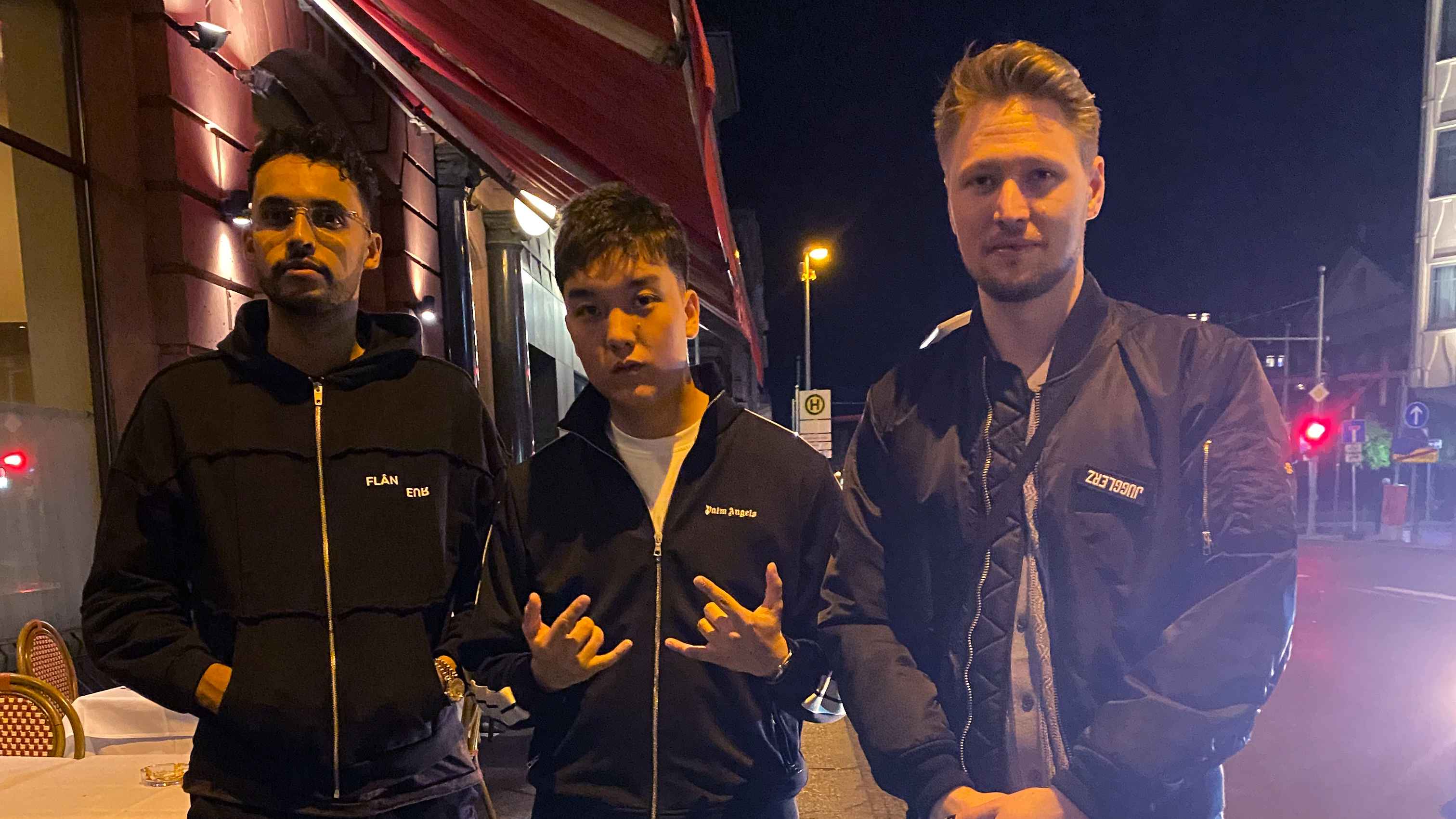 Arbeiten künftig an der Produzenten-Karriere (von links): Geert Wieland (Management Lucidbeatz), Lucidbeatz und Lasse Exner (A&R Manager Artist Service Believe).