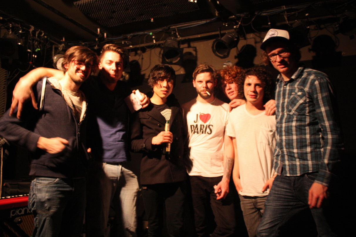 Bei der Albumveröffentlichung in Berlin: Château (Inborn!), Patrick Daniel (Product Manager Snowhite), Miroir, Atlas, M. Vitton, Plexus und Ct. Heart attack (alle Inborn!)