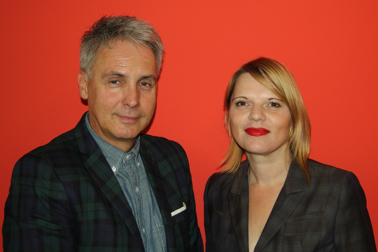 Tina Funk und Nic Jones präsentieren am Vorabend der Echos den Vevo Livingroom