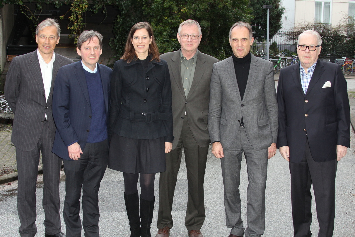 Vor dem Vortrag (von links): Prof. Dr. rer. pol. Friedrich Loock (Direktor des Instituts KMM), Prof. Elmar Lampson (Präsident der Hochschule für Musik und Theater Hamburg), Iris Siegfried ...