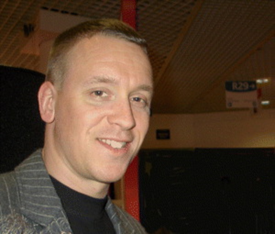 d5e52fe3482fe9ec8fe960aca7b632995600a7f6860971e1a948cbf2122be830 Besteht auf Vorkasse: Jens "Spaiche" Ihlenfeldt