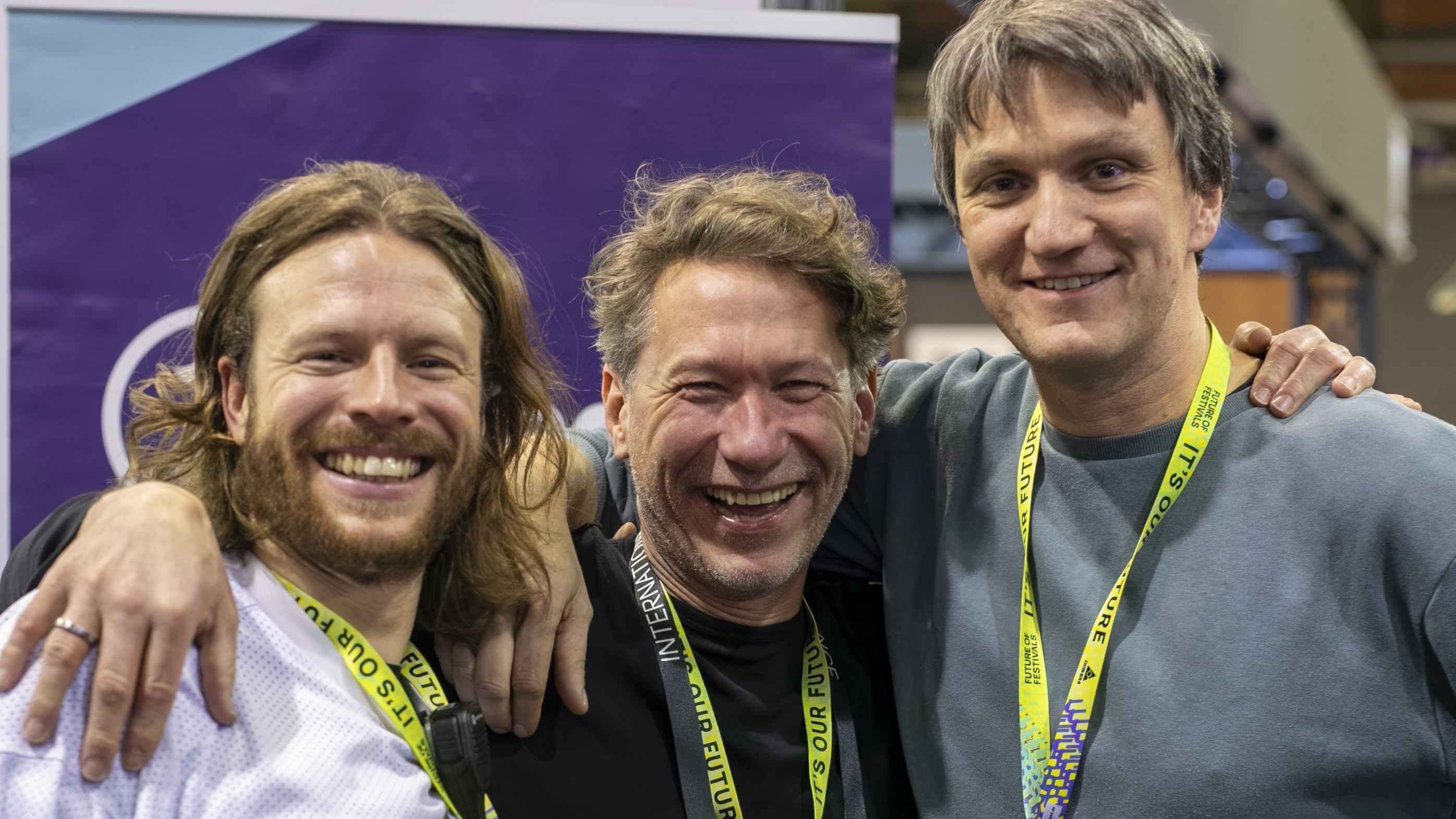 Wollen gemeinsam viele Tickets für die kommende Ausgabe von Future of Festivals verkaufen (von links): Till Schröder (FoF), Mike van Gaasbeek (Stager) und Robert Stolt (FoF).