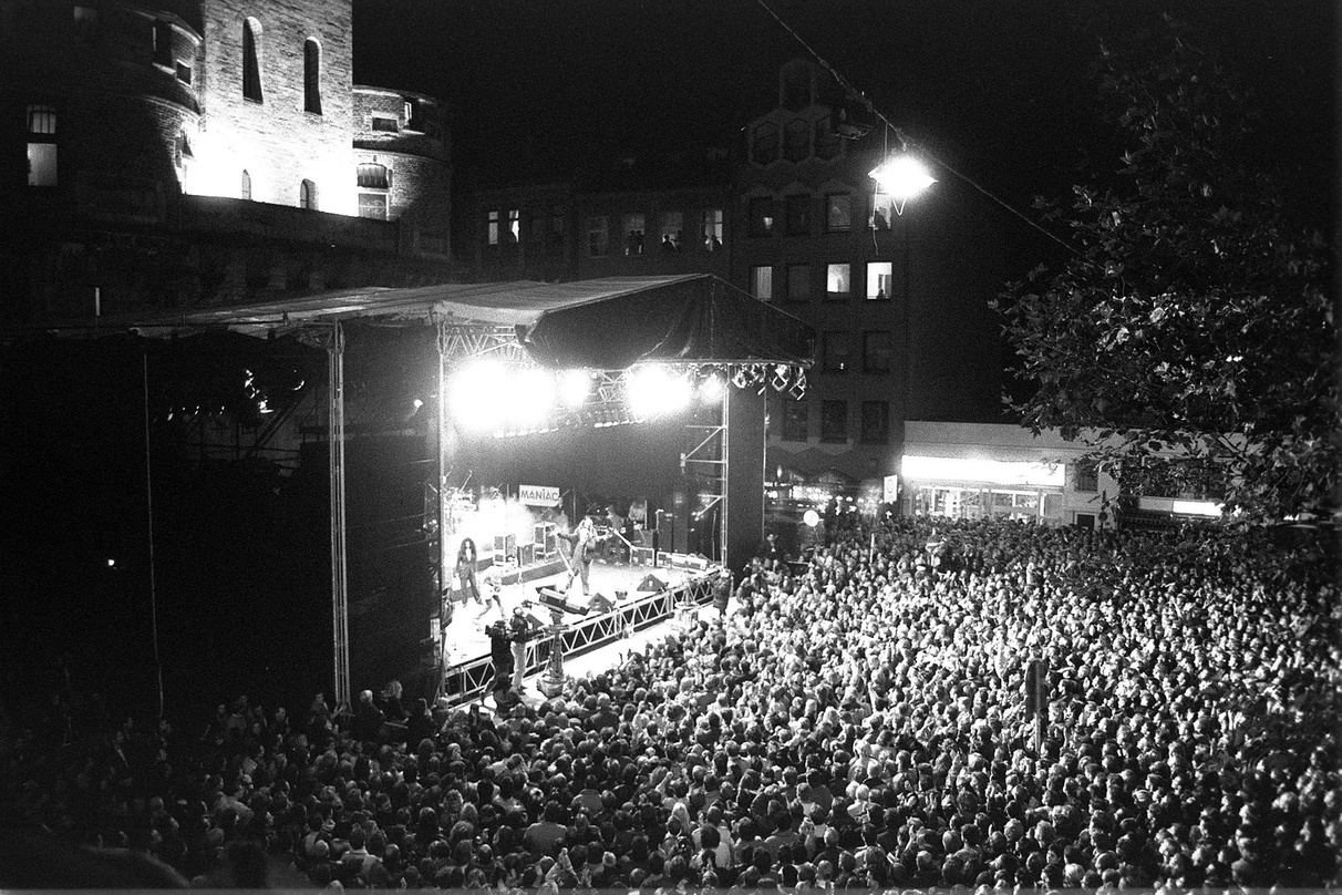 Fand vor 25 Jahren in Köln statt: die erste "Arsch huh, Zäng ussenander"-Kundgebung