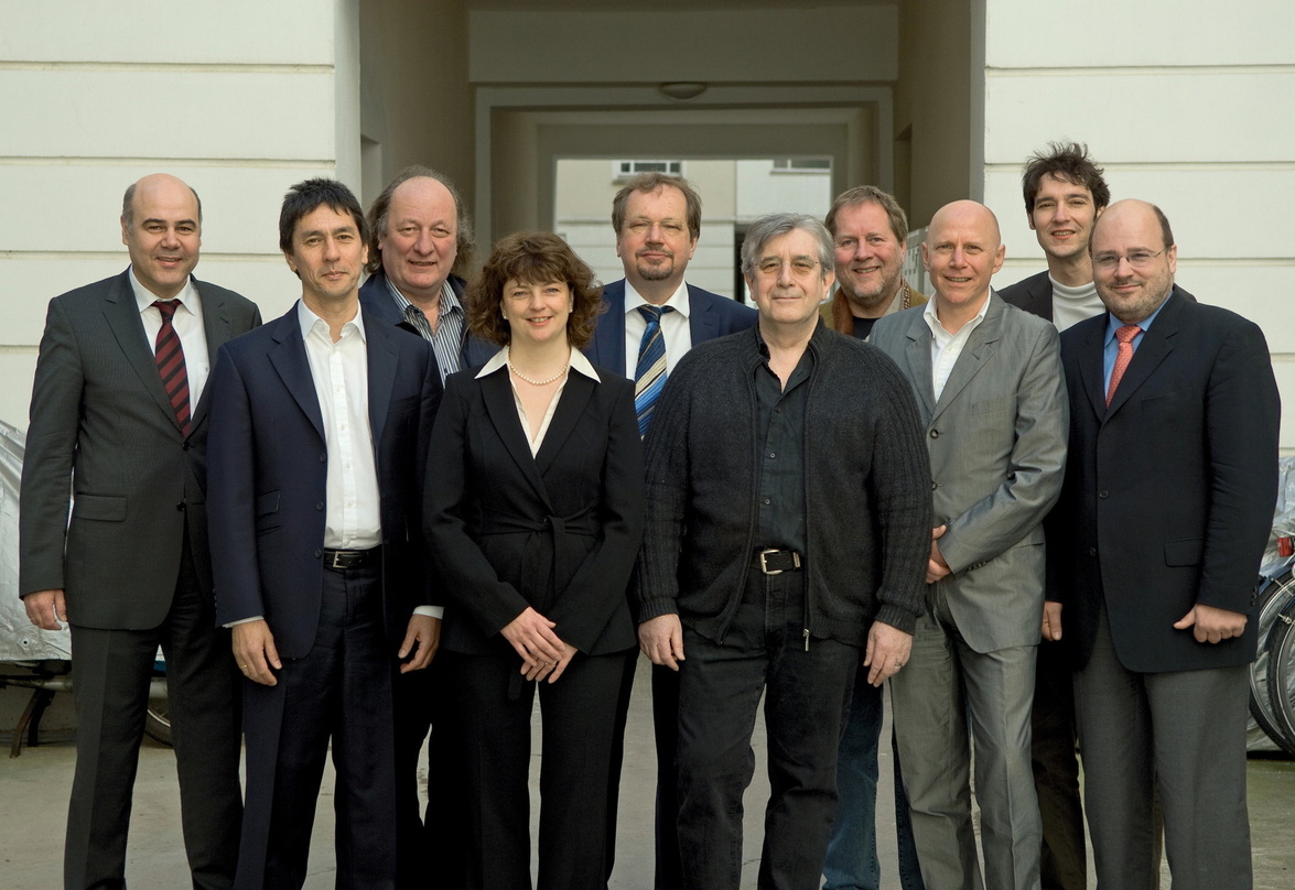 Aufsichtsratmitglieder der Initiative Musik (v.l.): Bernd-Wolfgang Weismann, Mark Chung, Jörg Evers, Ina Keßler, Jens Michow, Frank Dostal, Dieter Gorny, Mike Heisel, Norbert Niclauss und ...