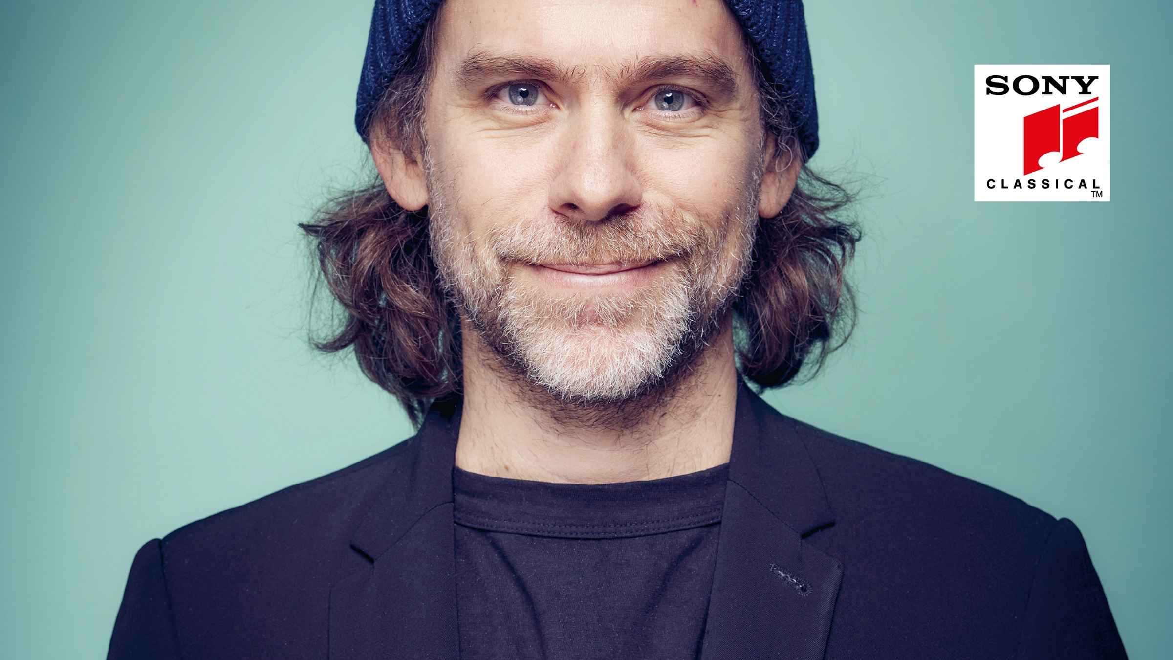 d7014b76 c121 4ef7 bd17 84de32ba545d Nahm für sein neues Album, "Solos", die Gitarre in die Hand: Bryce Dessner.