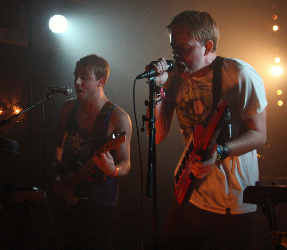 Dieser Auftritt bei Eurosonic Noorderslag bescherte ihnen einen Festivalauftritt: Captain Capa im Huize Mas im Januar 2013