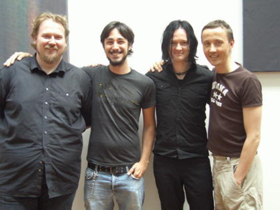 Neue Partner (v.l.n.r.): Daniel Heerdmann (Tiefdruck Musik), Siad Rahman (EMP), Gerry Owens und Henrik Guemoes (Senior A&R Manager EMP)