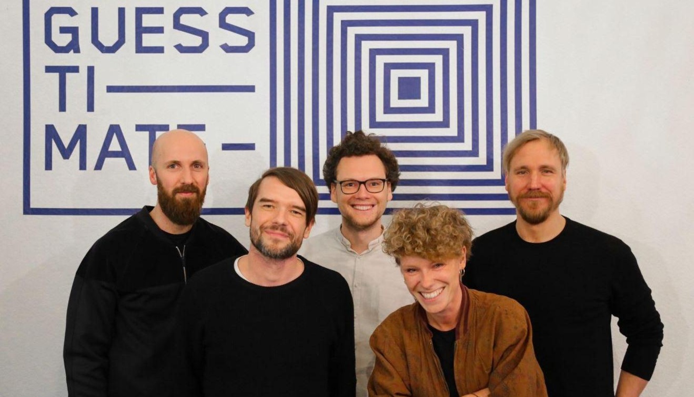 Freuen sich auf die Zusammenarbeit (von links): Martin Heuser (Managing Director Guesstimate), Manuel Pahle (Promotion Manager Guesstimate), Gian Köhler (Geschäftsführer Guesstimate), Mari...