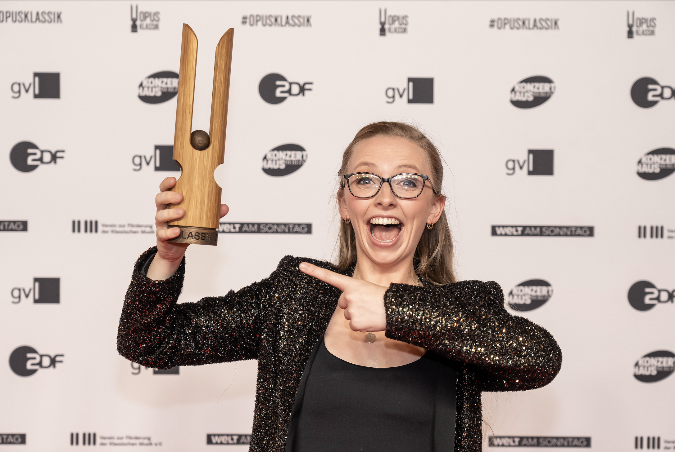 Holte bei der Verleihung des Opus Klassik 2024 einen von damals neu Awards beim für Sony Classical: die Organistin Anna Lapwood.