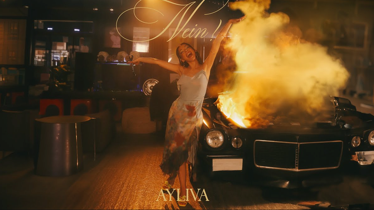 Ayliva führt mit ihrem Video zum Song "nein!" die YouTube-Musik-Trendcharts an.