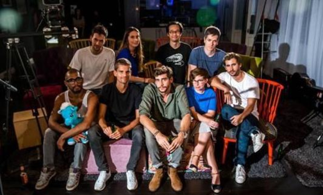 Bei der Session in Berlin (oben von links): Javier Marinel-Io Lamiel (Gitarre Alvaro Soler), Dilara Balantekin (Label Relations Coordinator Spotify), Won sin (Director Digital Sales Univer...
