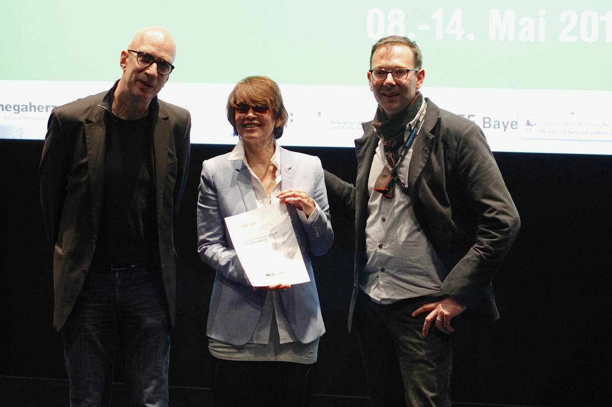 Bei der Übergabe des Preises in München (von links): Micki Meuser, Ulrike Haage und Sebastian Sorg