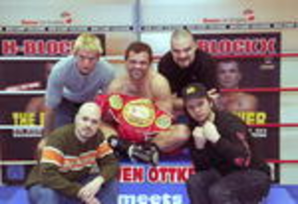 Boxen sich durch: H-BlockX und Sven Ottke