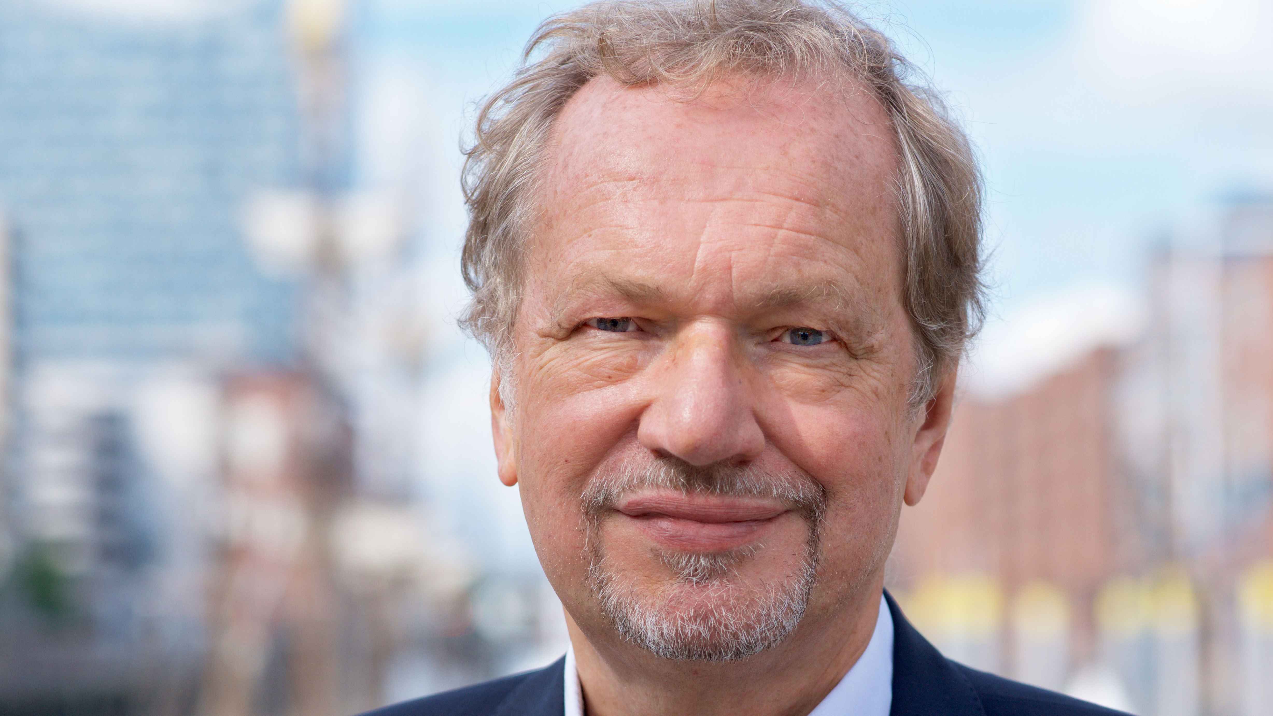 Informiert mit seinem Podcast über rechtliche Live-Themen: Jens Michow.