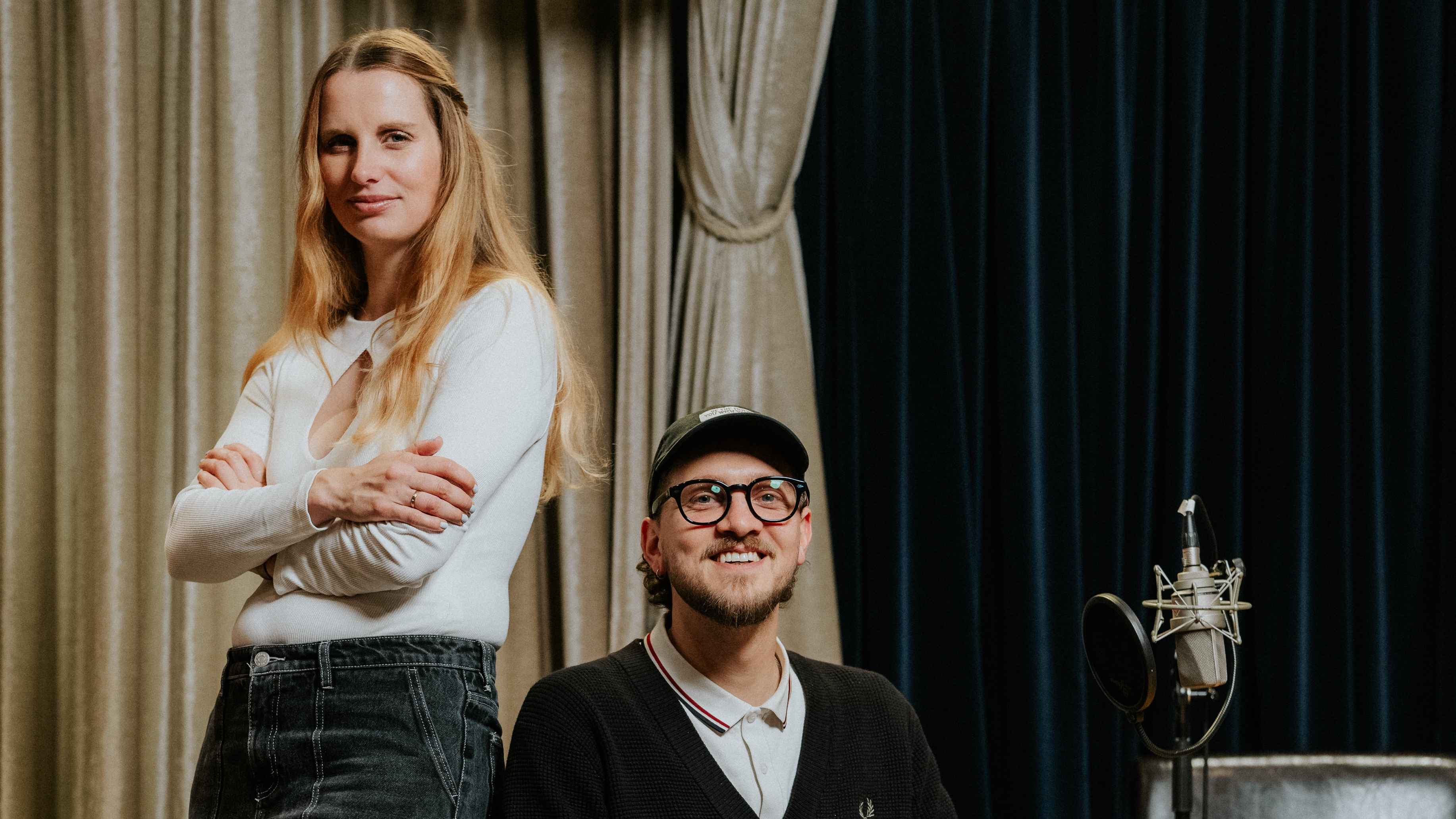 Moderieren den Podcast des Reeperbahn Festivals: Lina Burghausen und Alex Barbian.