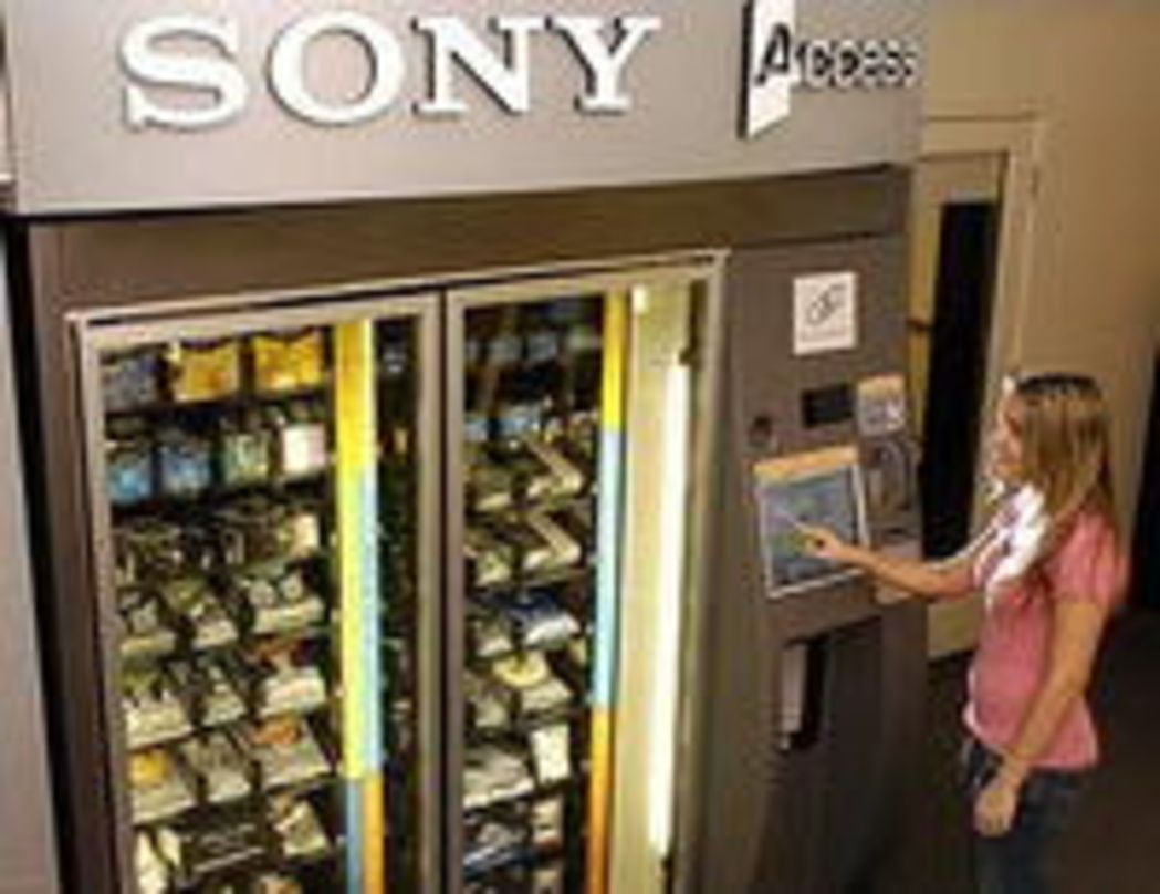 Versorgt die Kunden mit Produkten: ein Sony-Kiosk