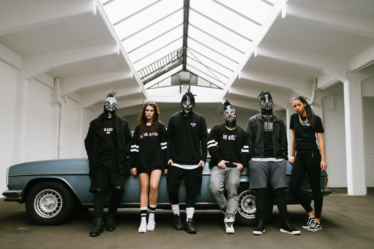 Liegt mit ihrem neuen Album "Achter Tag" an der der Spitze der ersten Midweek-Charts: die HipHop-Crew Genetikk