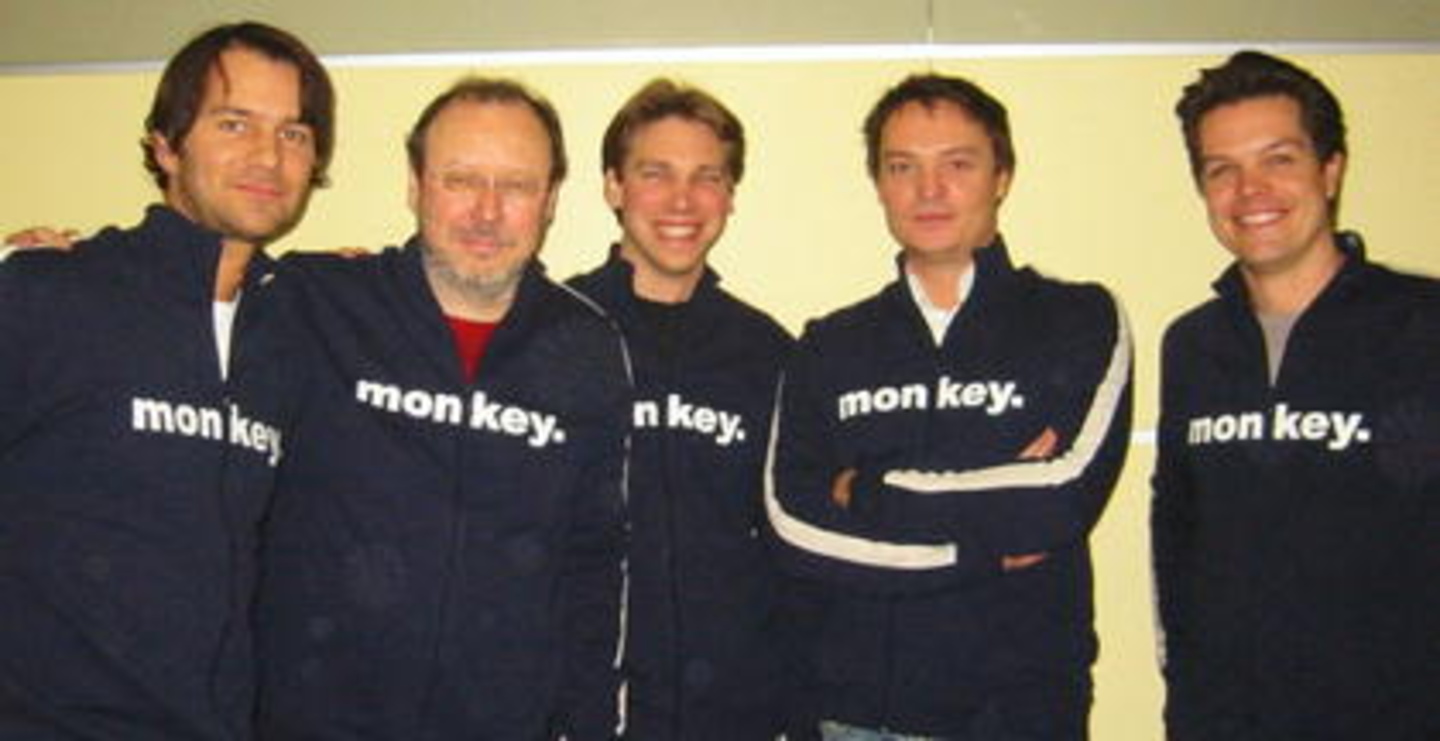 Arbeiten zusammen (v.l.n.r.): Georg Rosa und Walter Gröbchen (beide monkey.), Karsten Kuskop-Schulze und Hannes Eder (beide Universal) sowie Uwe Hofer (monkey.)