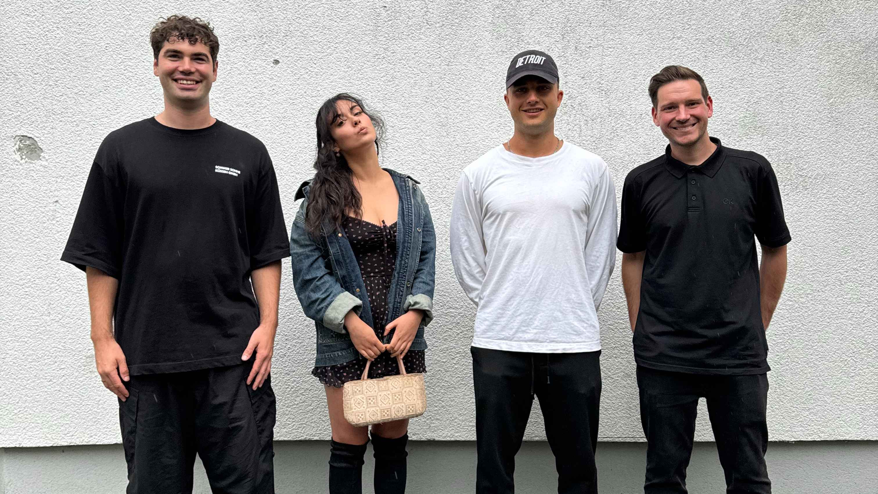 Arbeiten künftig auf Verlagsebene zusammen (von links): Leander Kirschner (CEO Bamboo Artists), Simona Melzer (Mona Yim), Constantin Froh (A&R Manager, Bamboo Artists) und Graeme Stewart (...