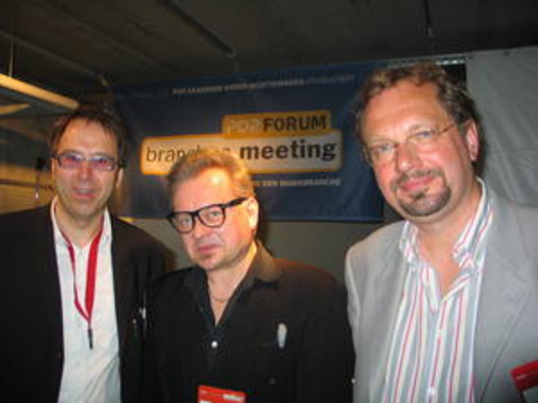 Berichterstatter für "ZukunftPop 2004" (v.l.n.r.): Prof. Udo Dahmen (künstlerischer Leiter der Popakademie Mannheim), Heinz Rudolf Kunze und Jens Michow (IDKV)
