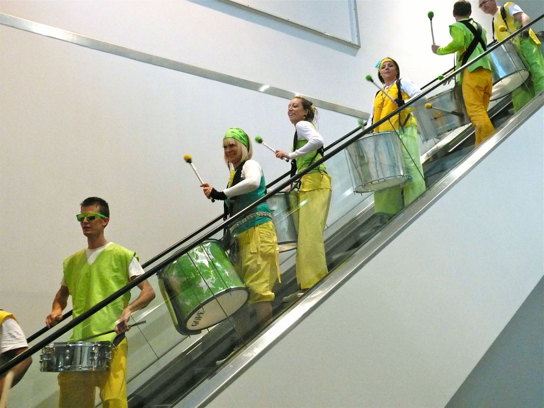 Livemusik in der Messehalle: Das Partnerland Brasilien machte zum Auftakt Stimmung